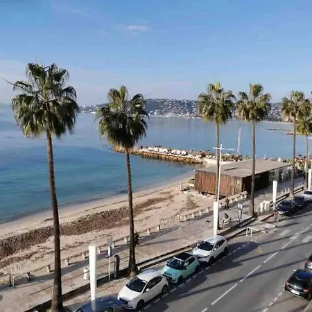 Апартаменти Magnifique 3p Front De Mer *